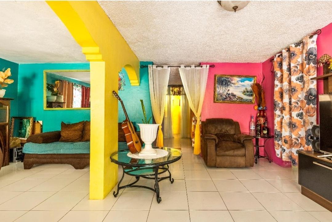 מונטגו ביי Colorful Private Room Oasis מראה חיצוני תמונה